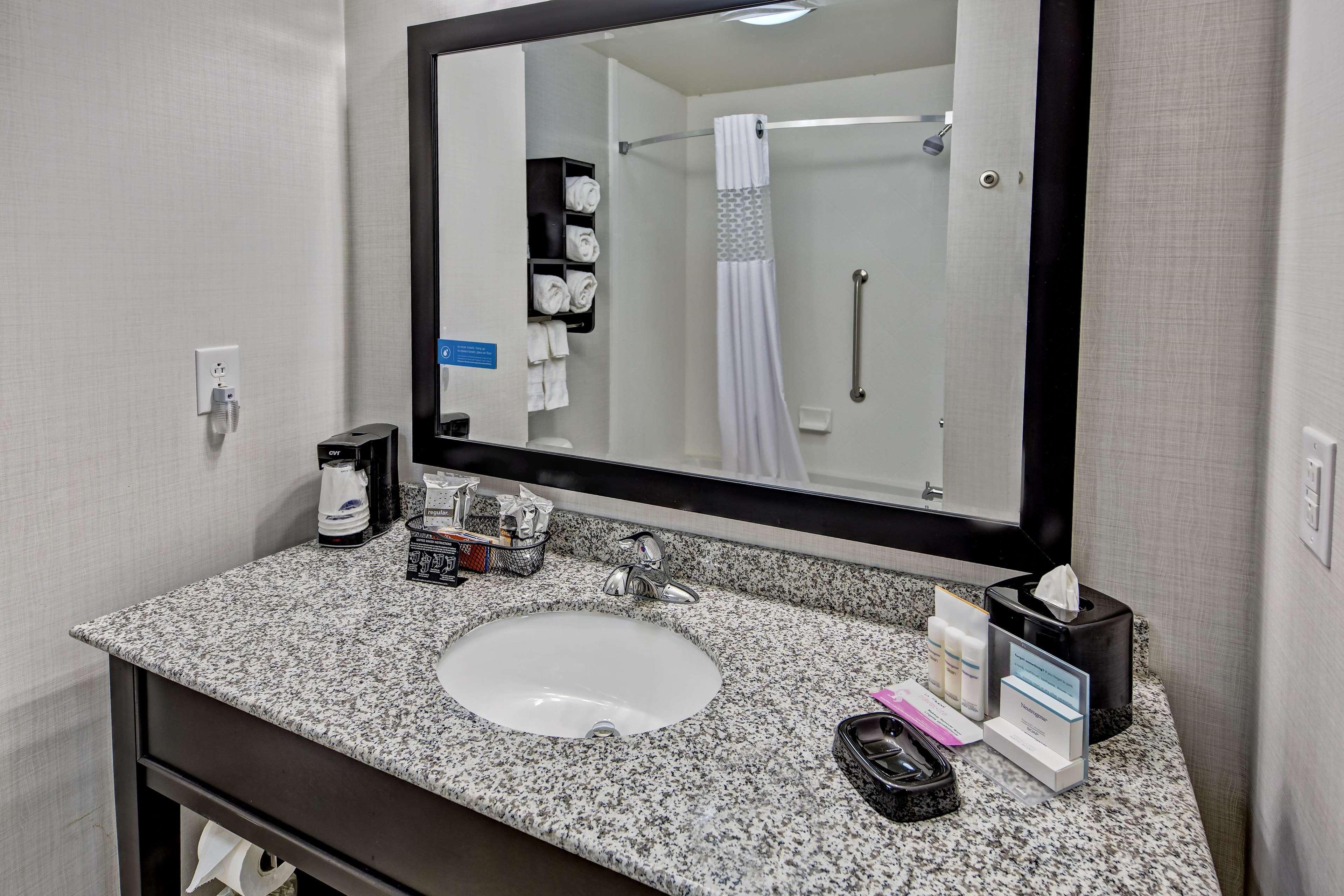 Hampton Inn Indianola Eksteriør bilde